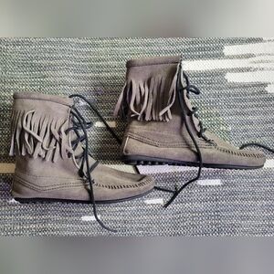 Minnetonka Taupe Fringe Suede Moccasin Boots